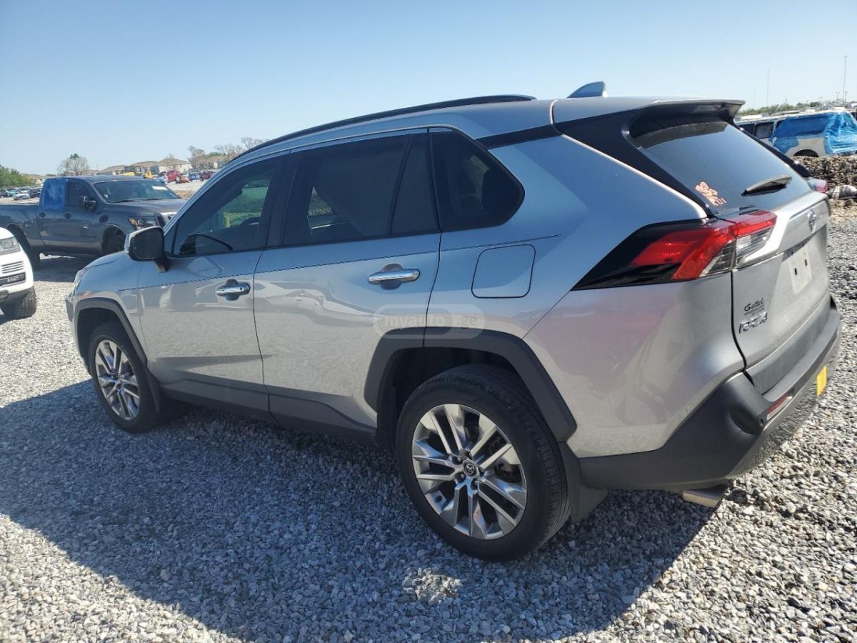 Toyota RAV4 2021 — photo 2