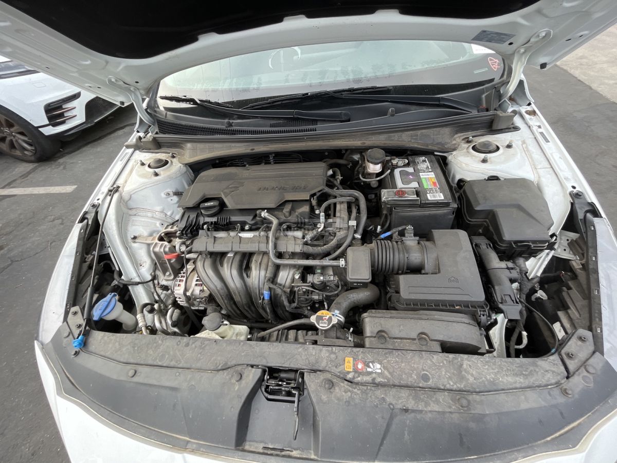 Hyundai Elantra 2021 — photo 2