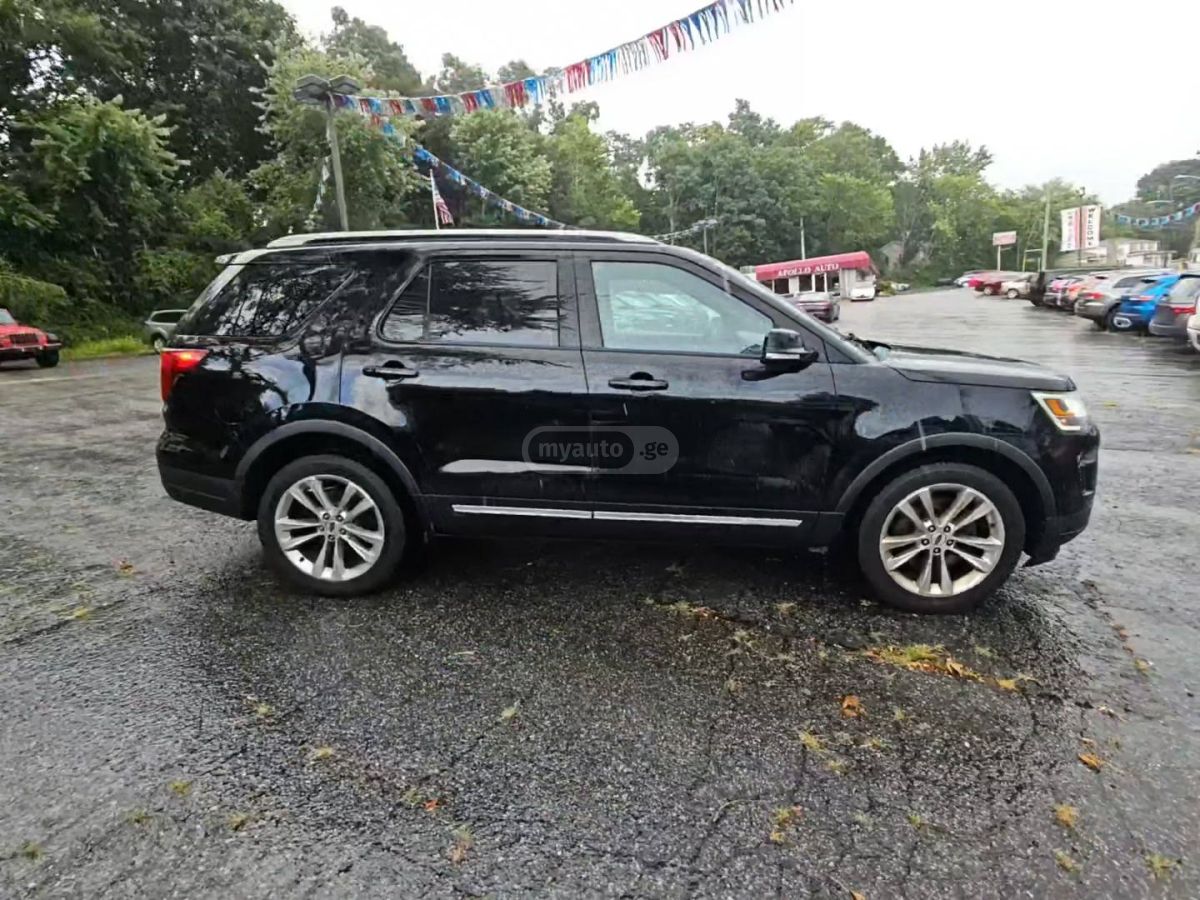 Ford Explorer 2018 — photo 2
