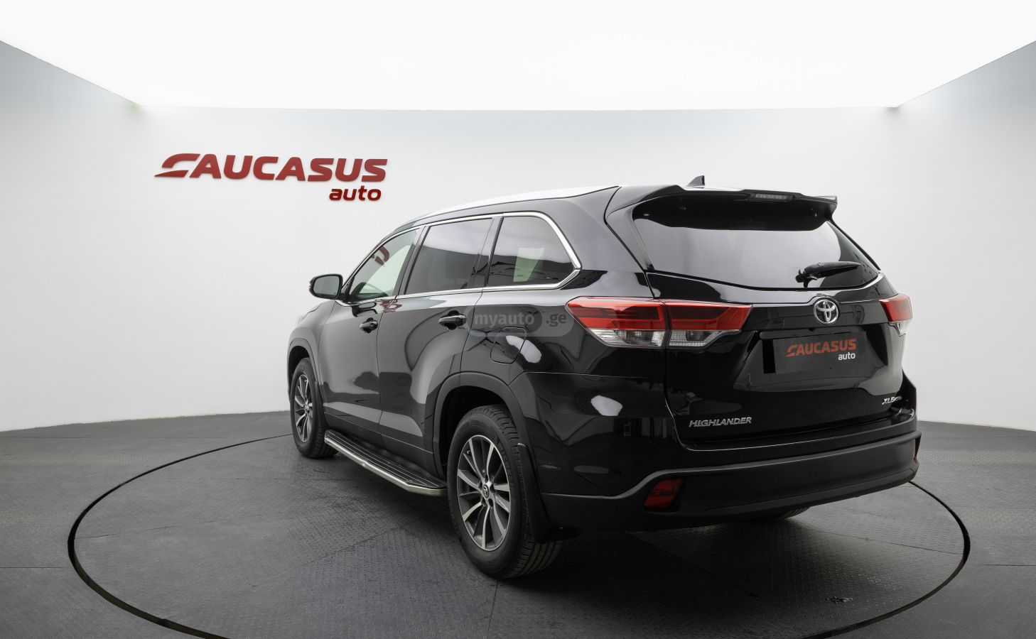 Toyota Highlander 2019 — photo 2