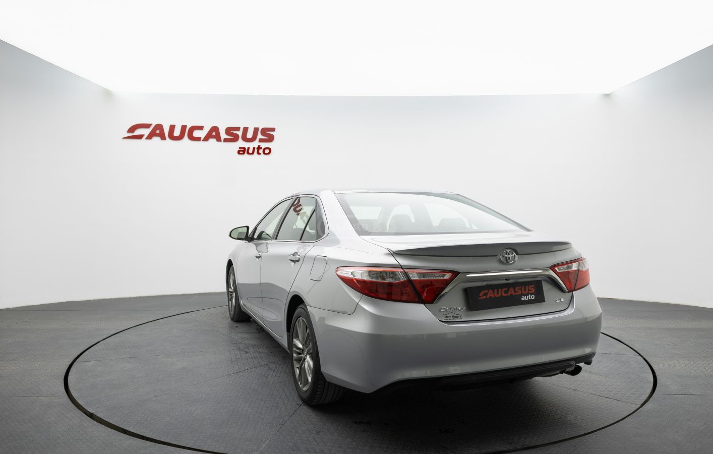 Toyota Camry 2015 — photo 2