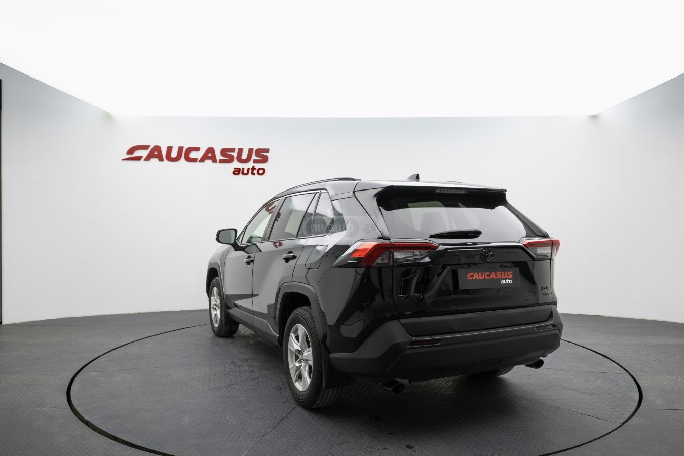 Toyota RAV 4 2021 — photo 2