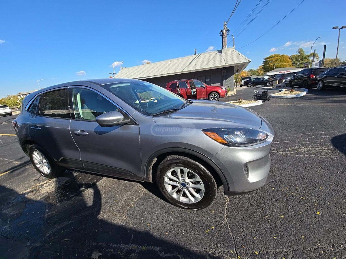 Ford Escape 2021 — photo 2