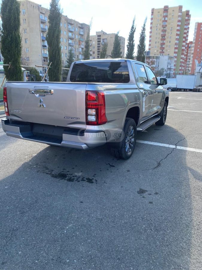 Mitsubishi L 200 2025 — photo 2