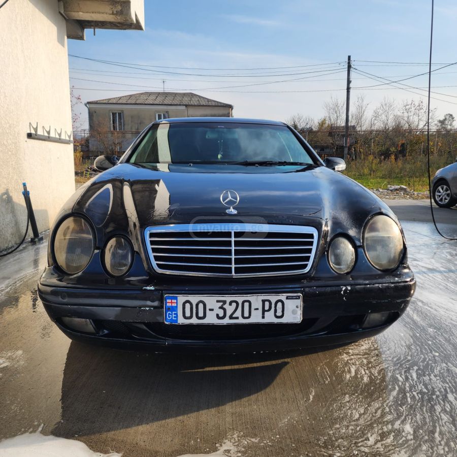 Mercedes-Benz CLK 320