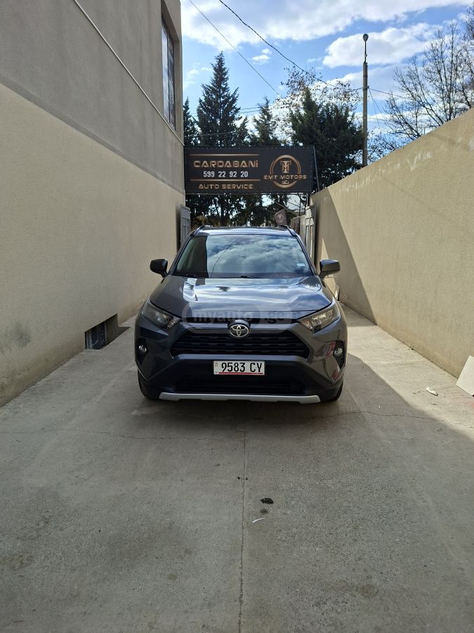 Toyota RAV4 2021 — photo 2