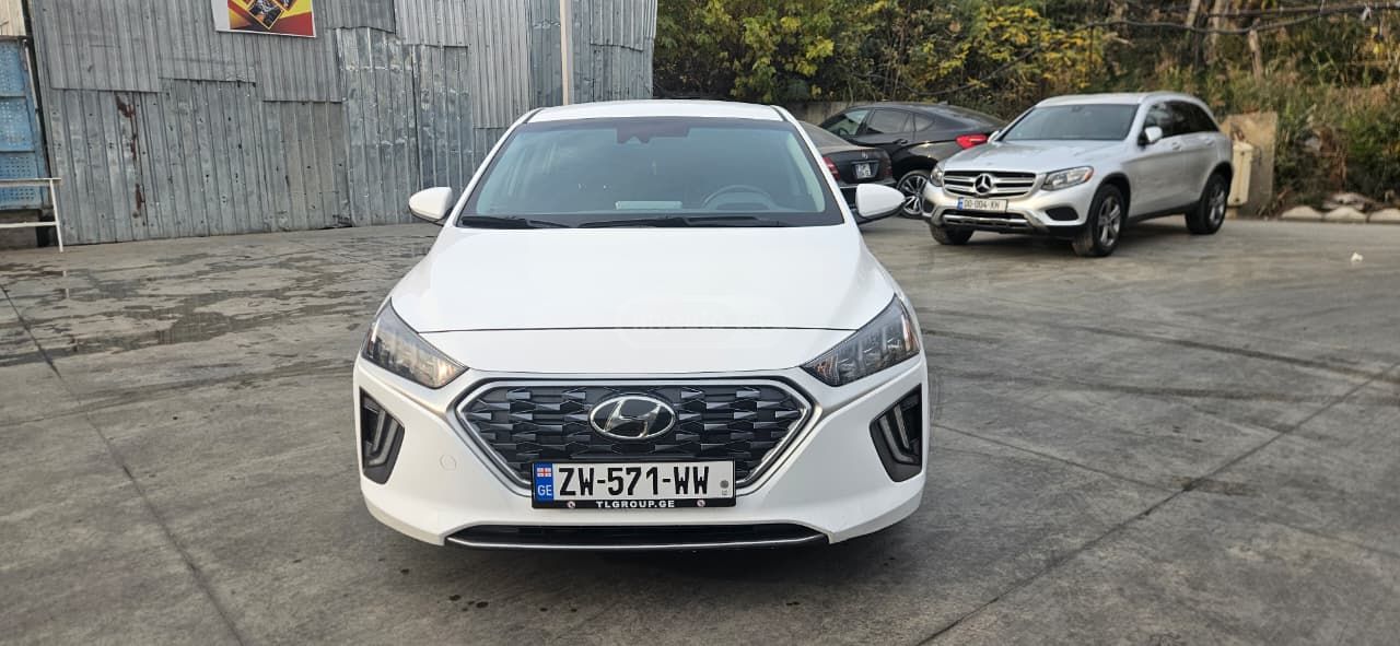 Hyundai Ioniq 2020 — photo 2