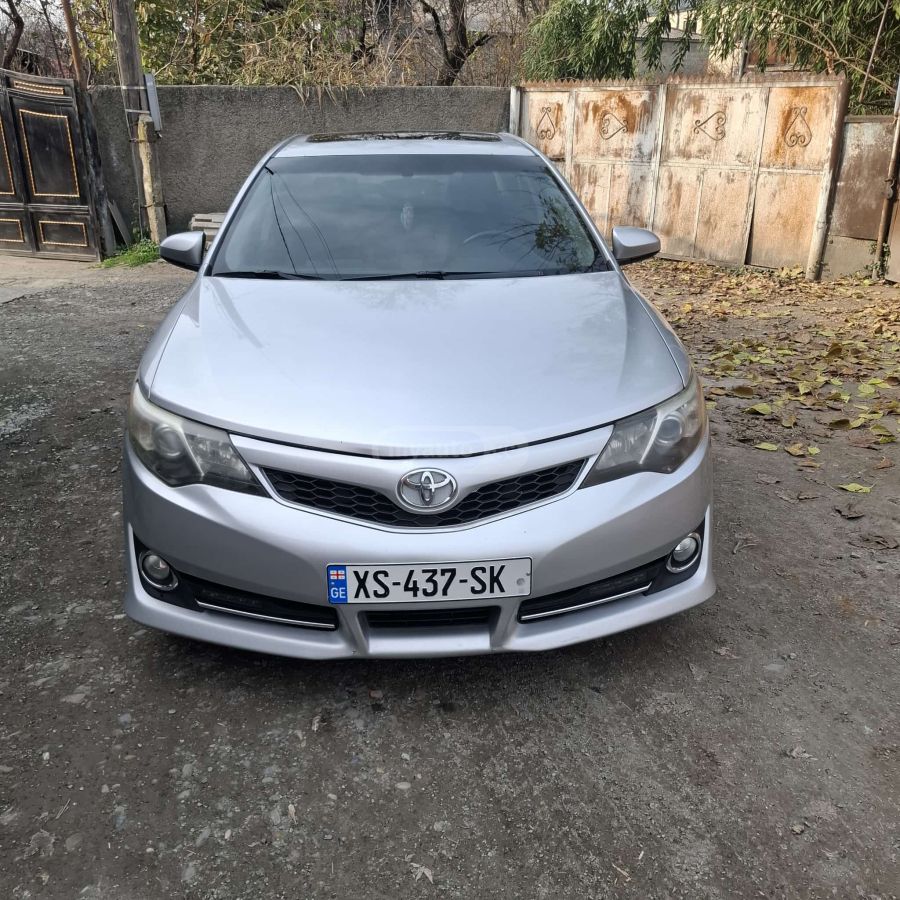 Toyota Camry 2013 — photo 2