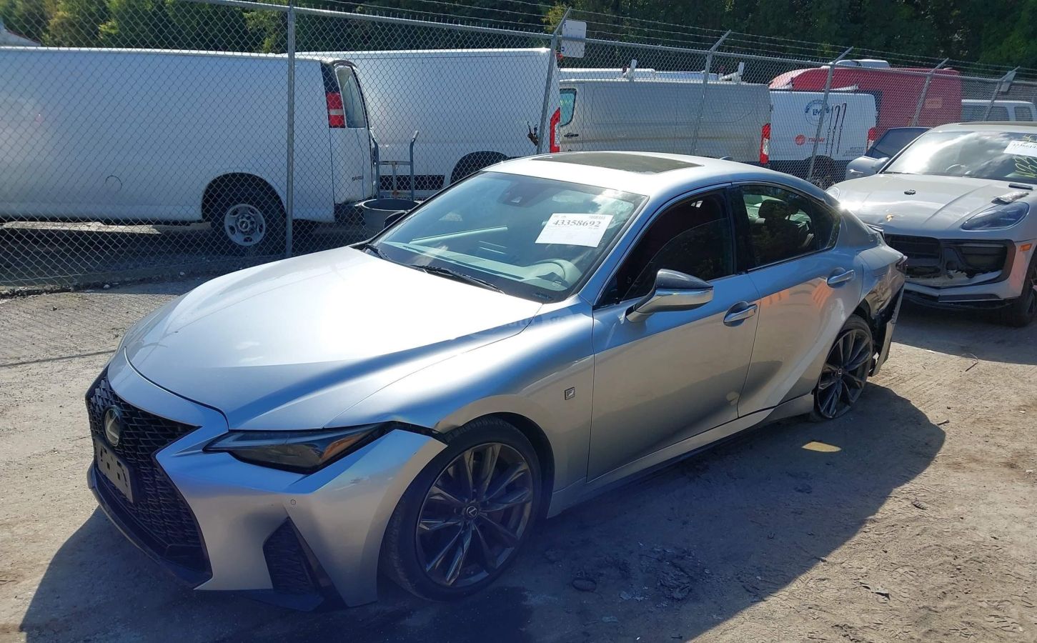 Lexus IS 350 2022 — photo 2