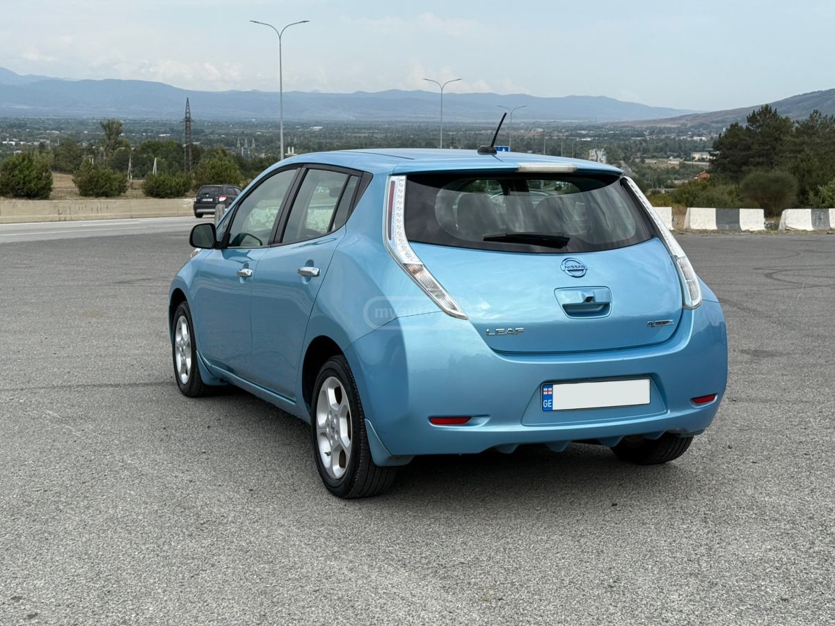 Nissan Leaf 2015 — photo 2