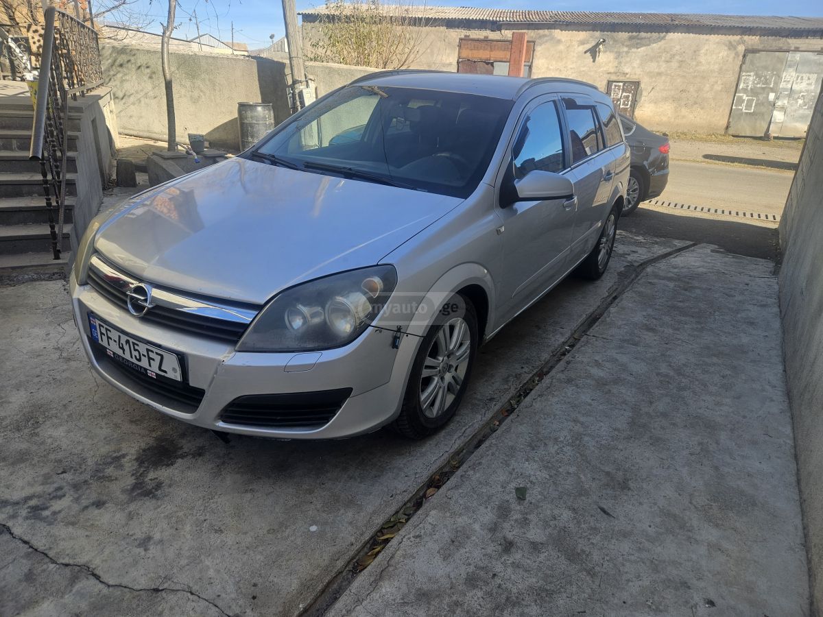 Opel Astra 2006 — photo 2