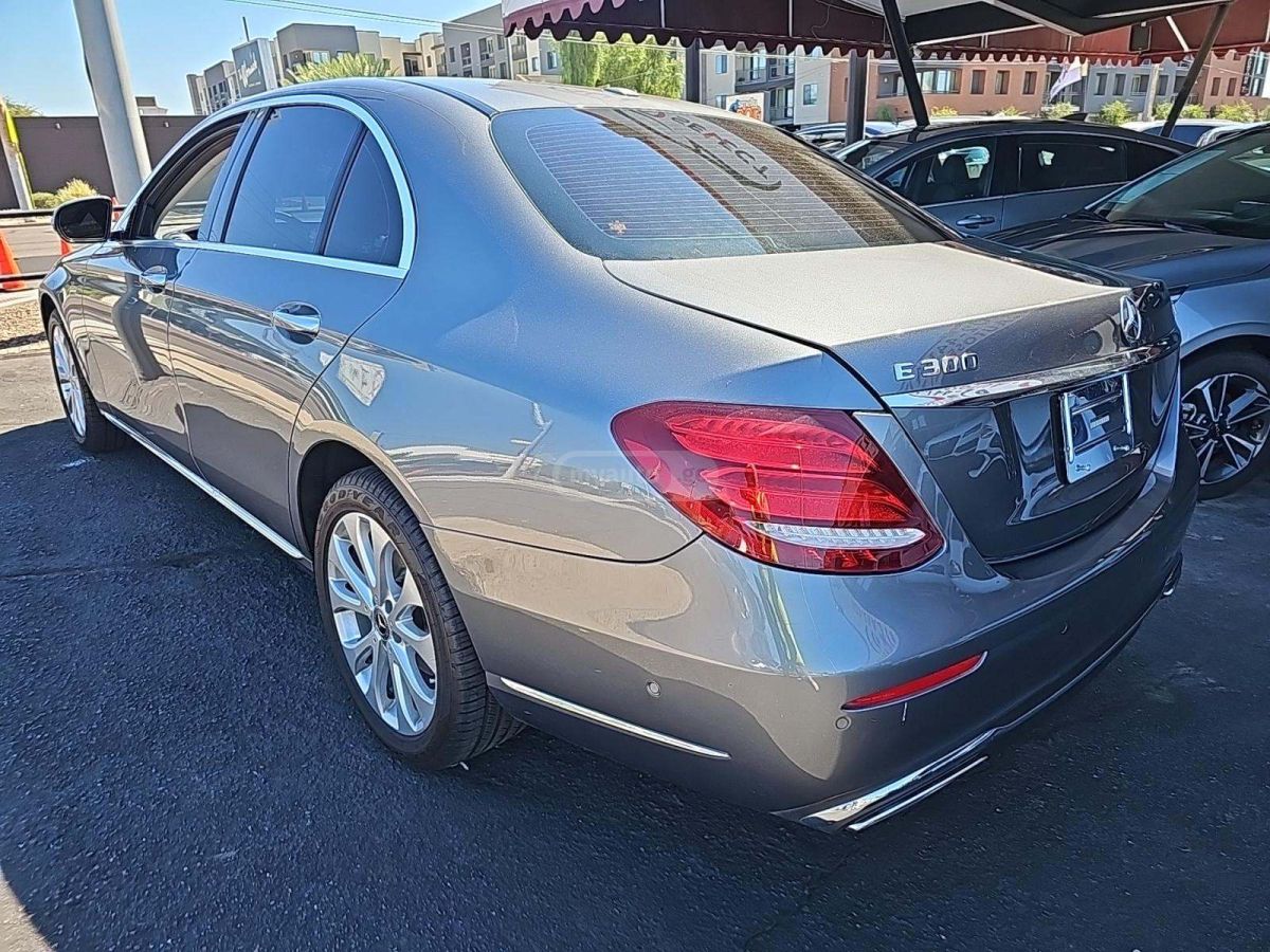 Mercedes-Benz E 300 2018 — photo 2