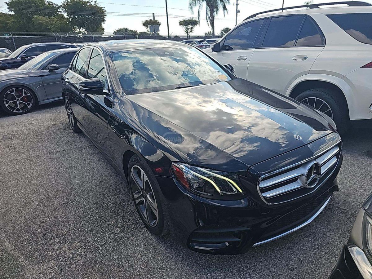 Mercedes-Benz E 300 2018 — photo 2