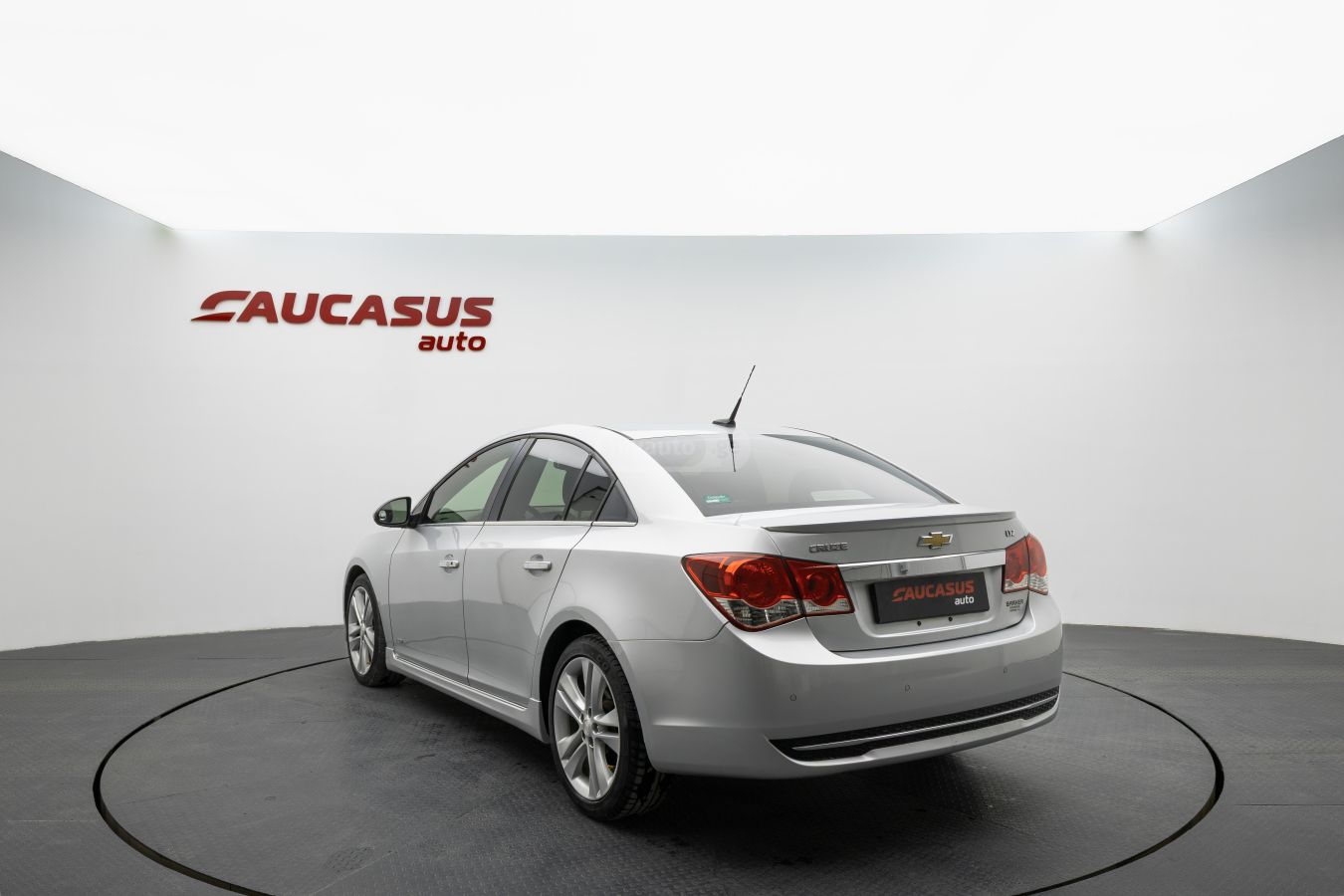 Chevrolet Cruze 2011 — photo 2