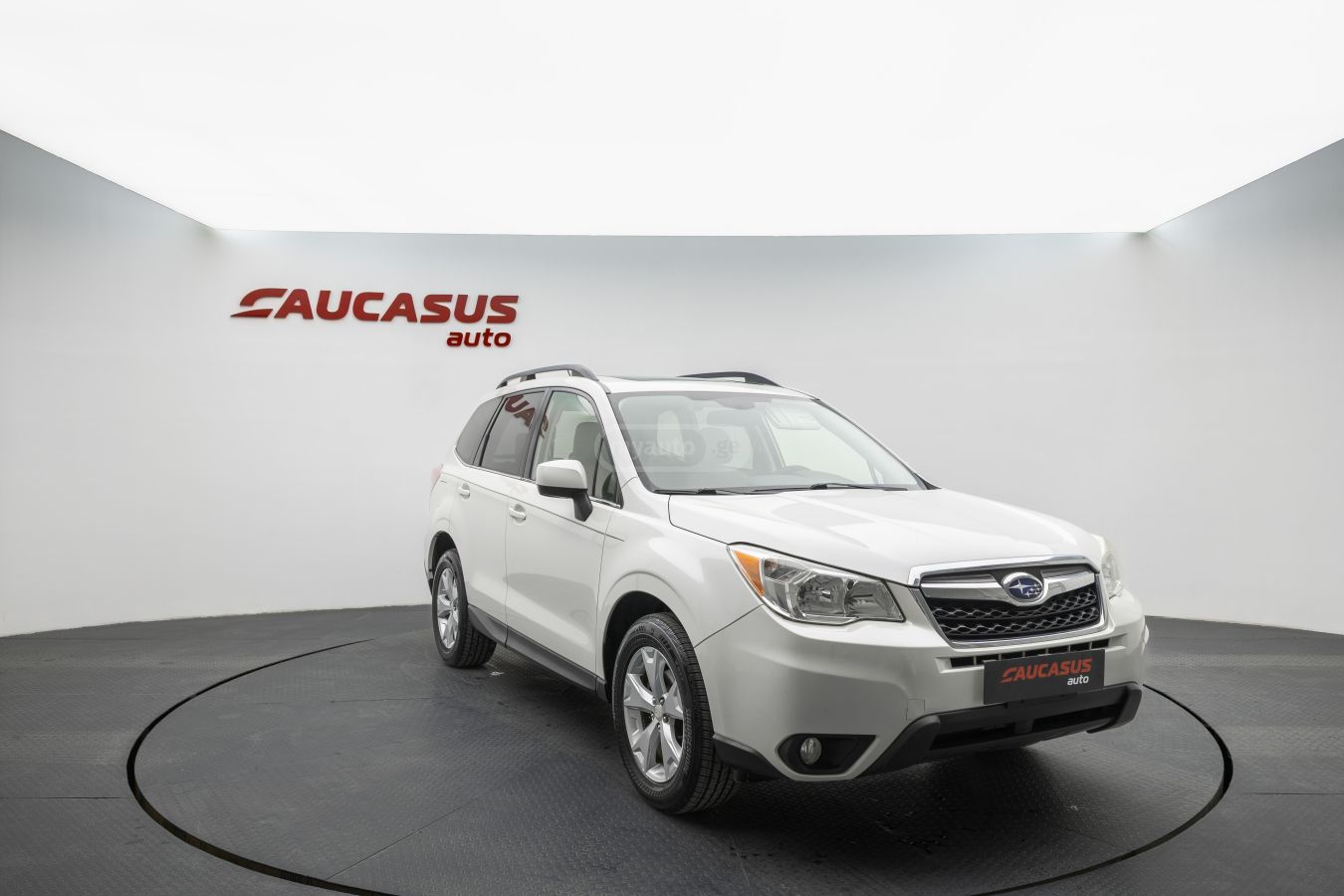 Subaru Forester 2015 — photo 2