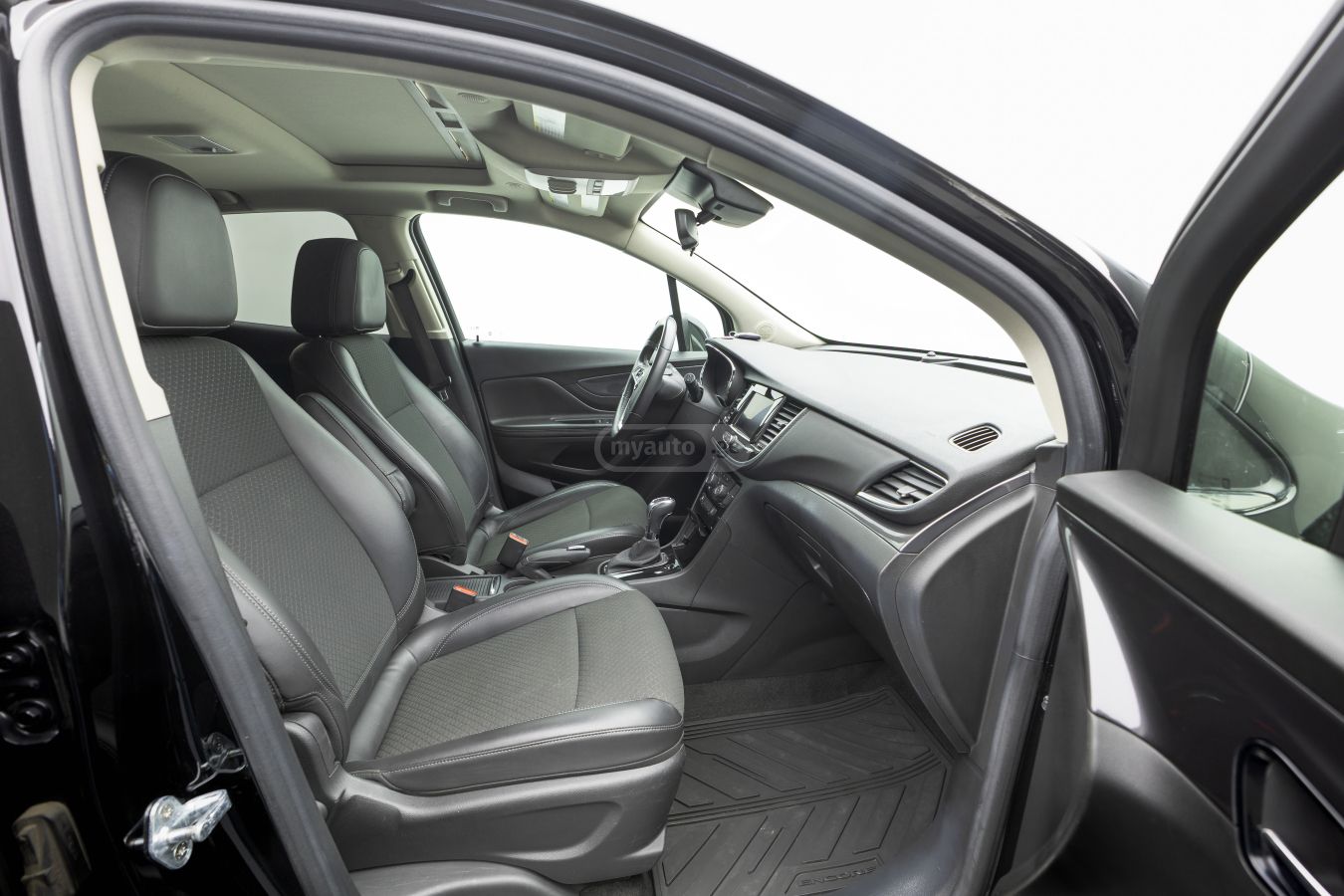 Buick Encore 2021 — photo 2