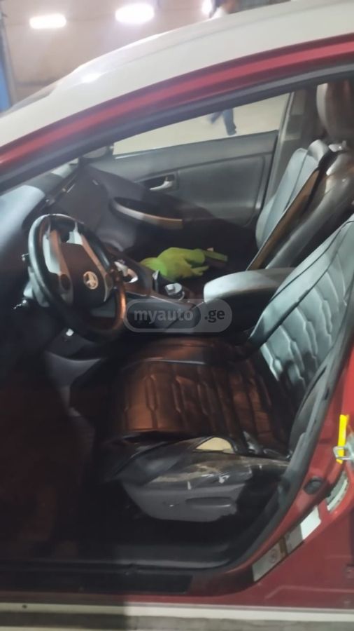 Toyota Prius 2011 — photo 2