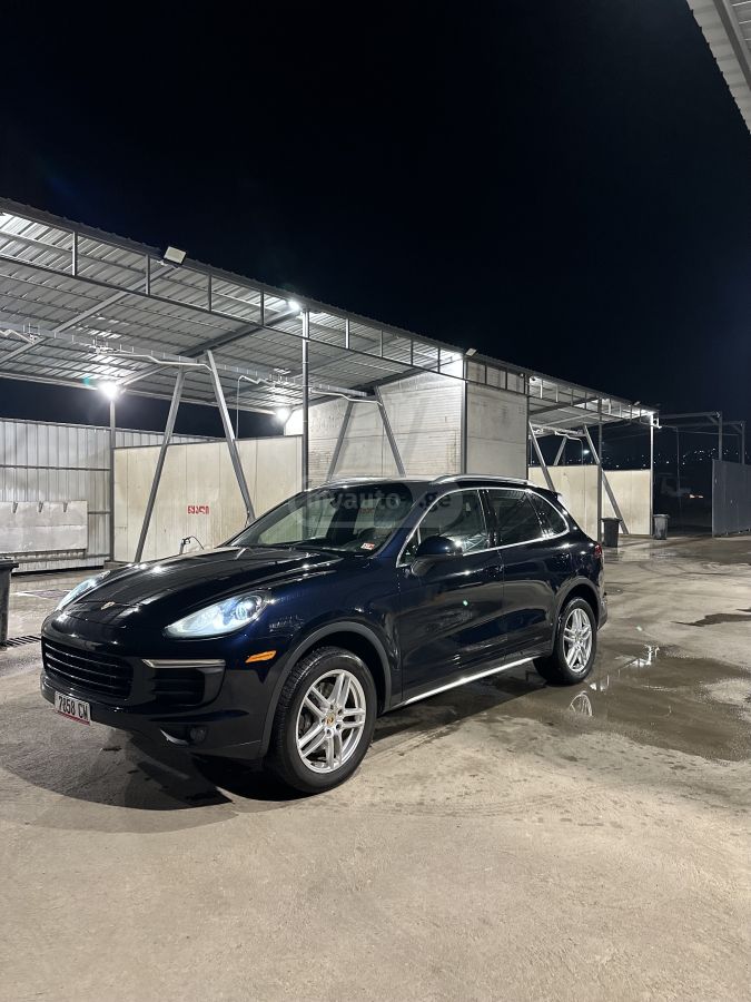 Porsche Cayenne 2016 — photo 2