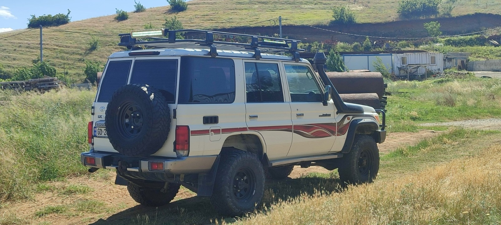 Toyota Land Cruiser 2017 — photo 2