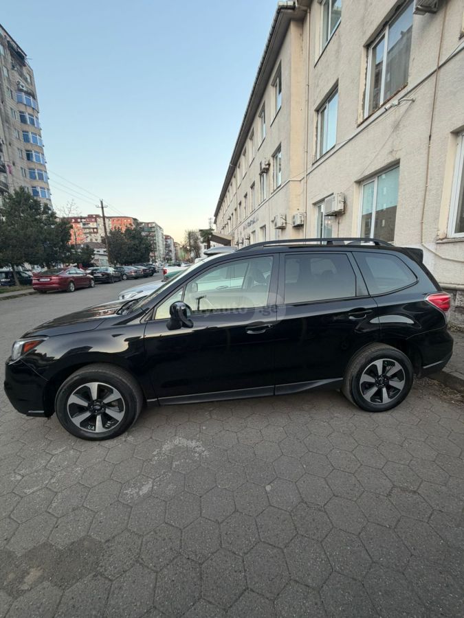 Subaru Forester 2018 — photo 2