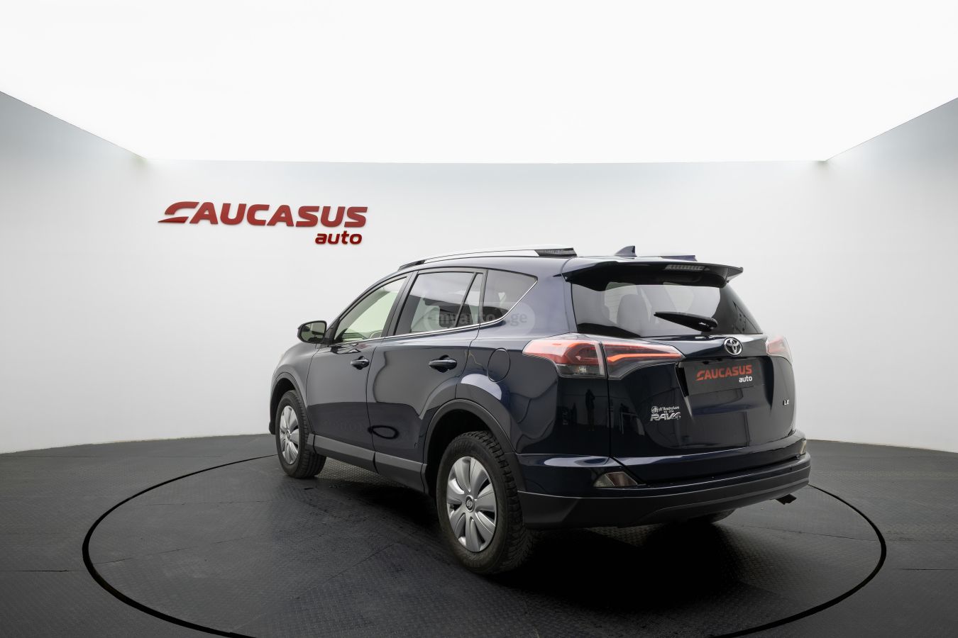 Toyota RAV 4 2018 — photo 2