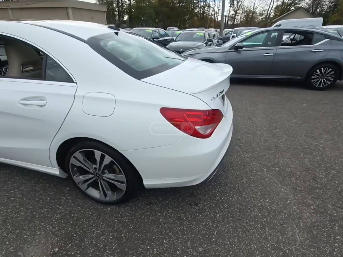 Mercedes-Benz CLA 250 2019 — photo 2
