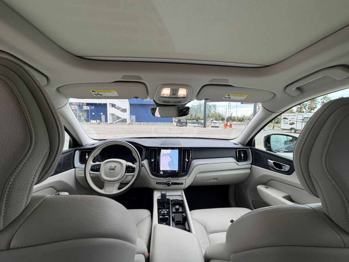 Volvo XC 60 2024 — photo 2