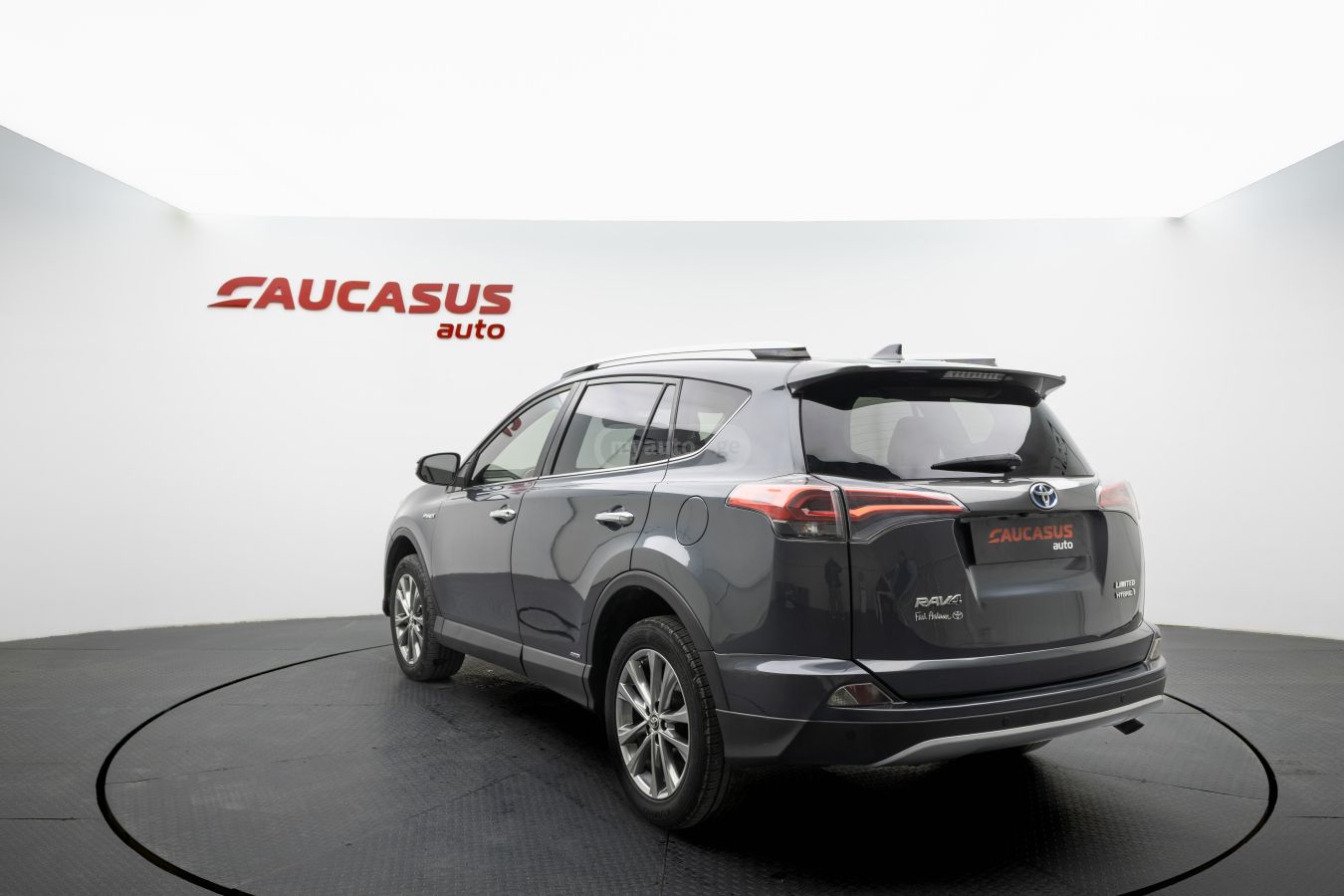 Toyota RAV4 2016 — photo 2