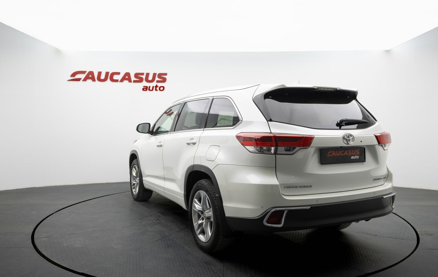 Toyota Highlander 2019 — photo 2