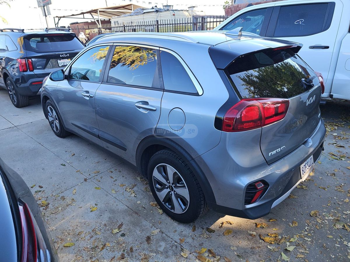 Kia Niro 2022 — photo 2