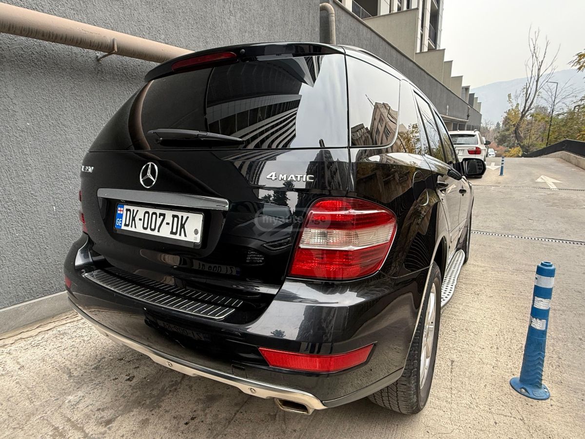Mercedes-Benz ML 350 2010 — photo 2