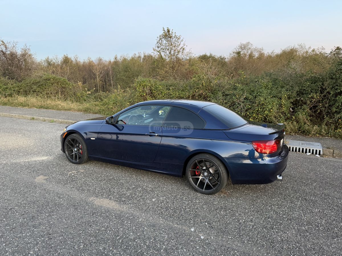 BMW 335 2011 — photo 2