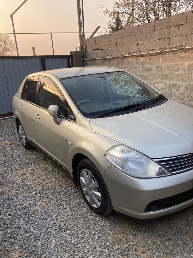 Nissan Tiida 2005 — photo 2