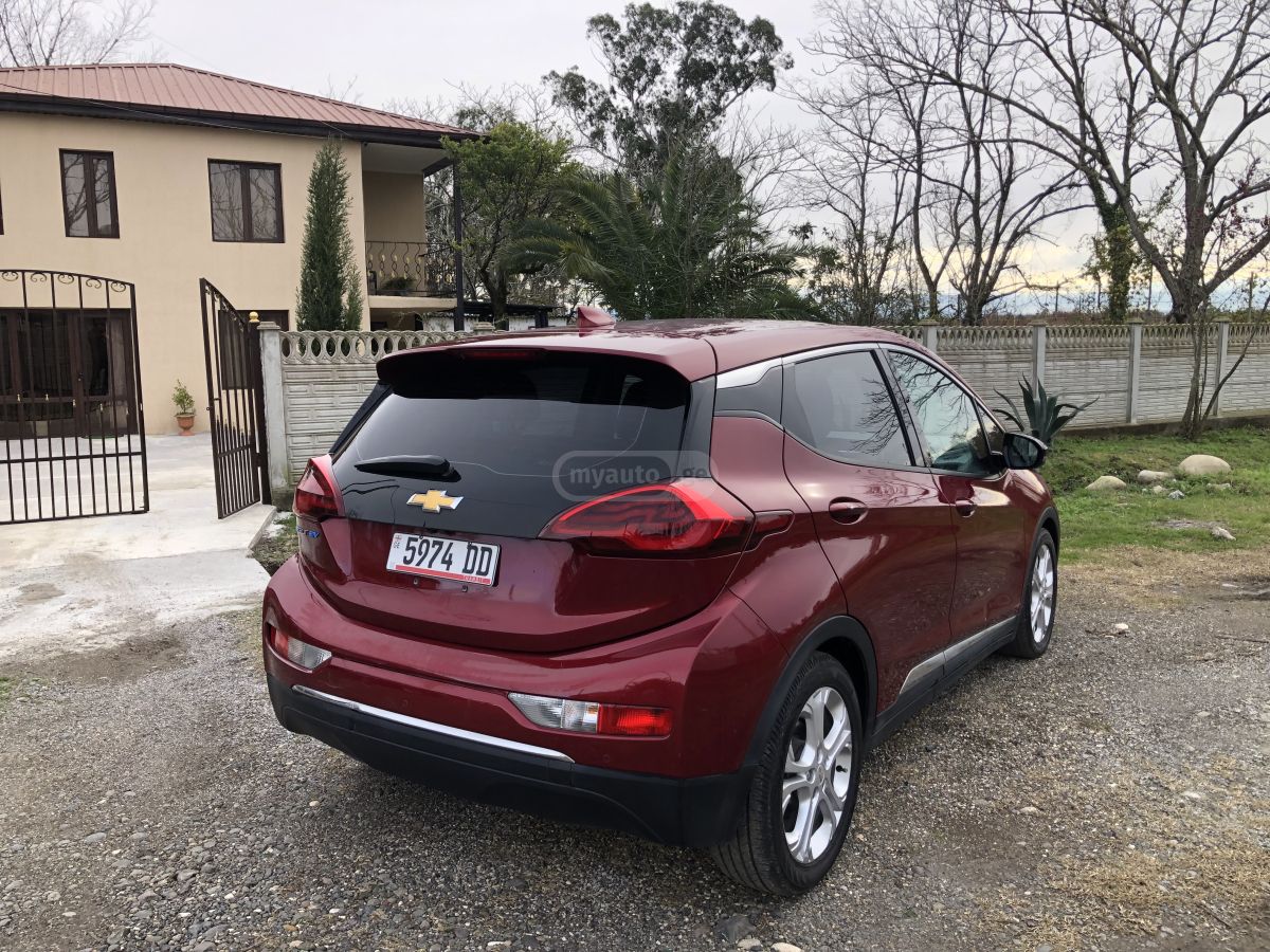 Chevrolet Bolt EV 2017 — photo 2