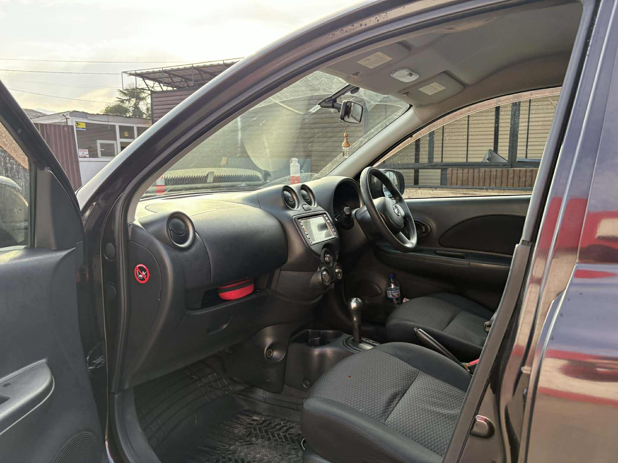 Nissan March 2010 — photo 2