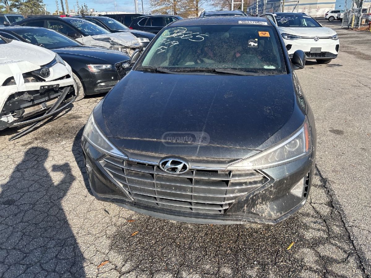 Hyundai Elantra 2020 — photo 2