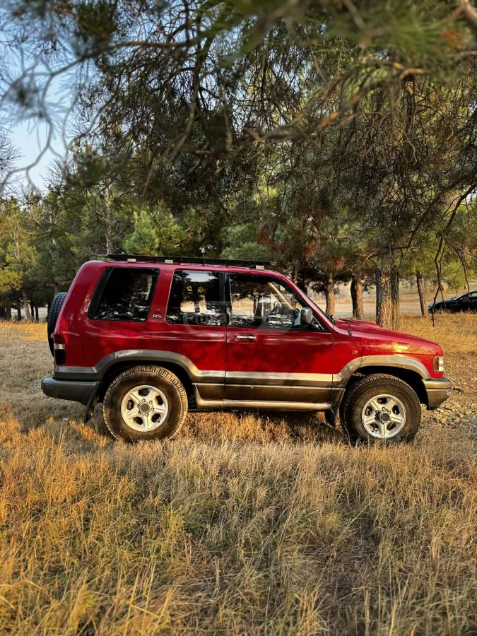 Isuzu Trooper 1995 — photo 2