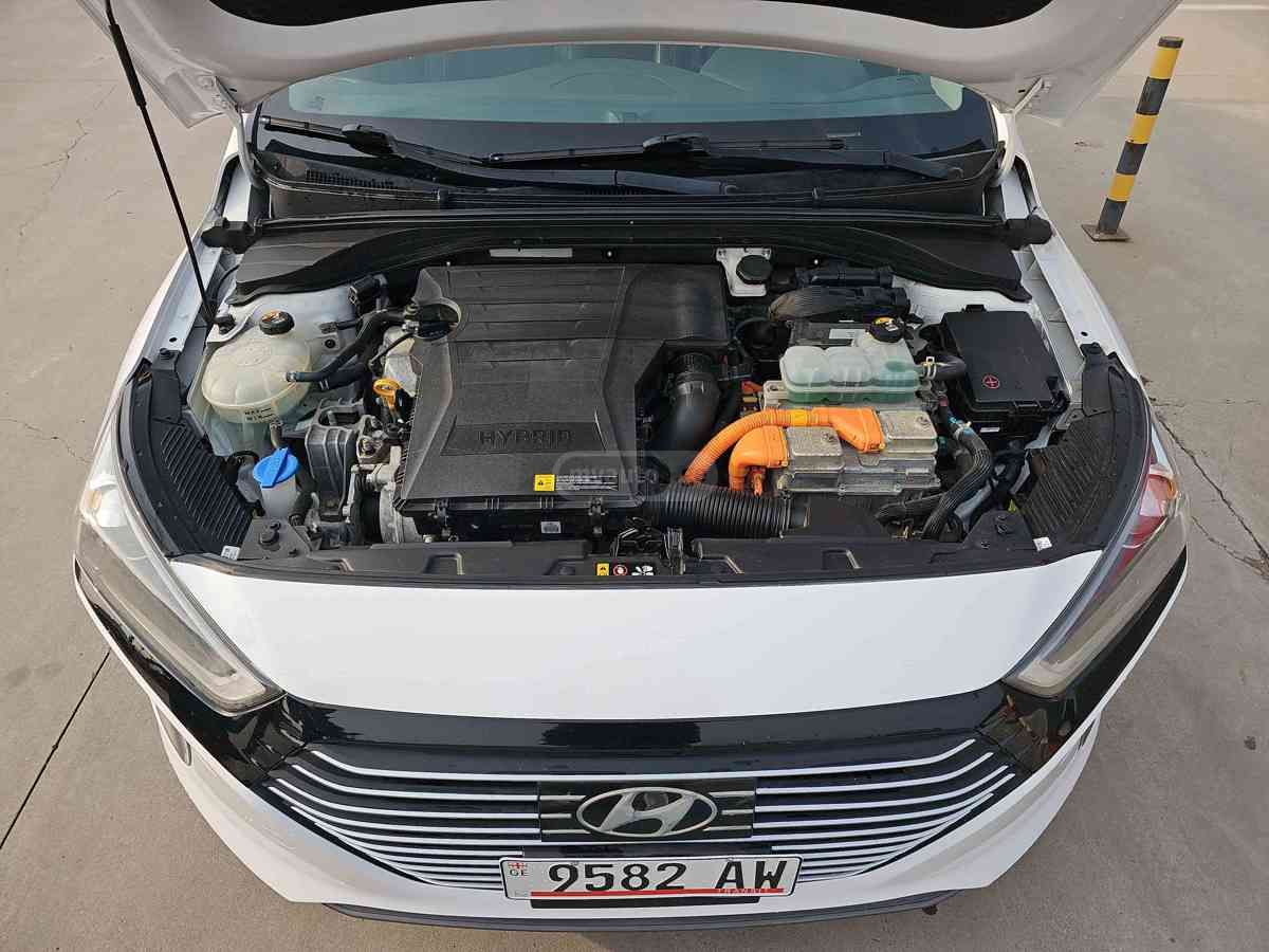 Hyundai Ioniq 2018 — photo 2