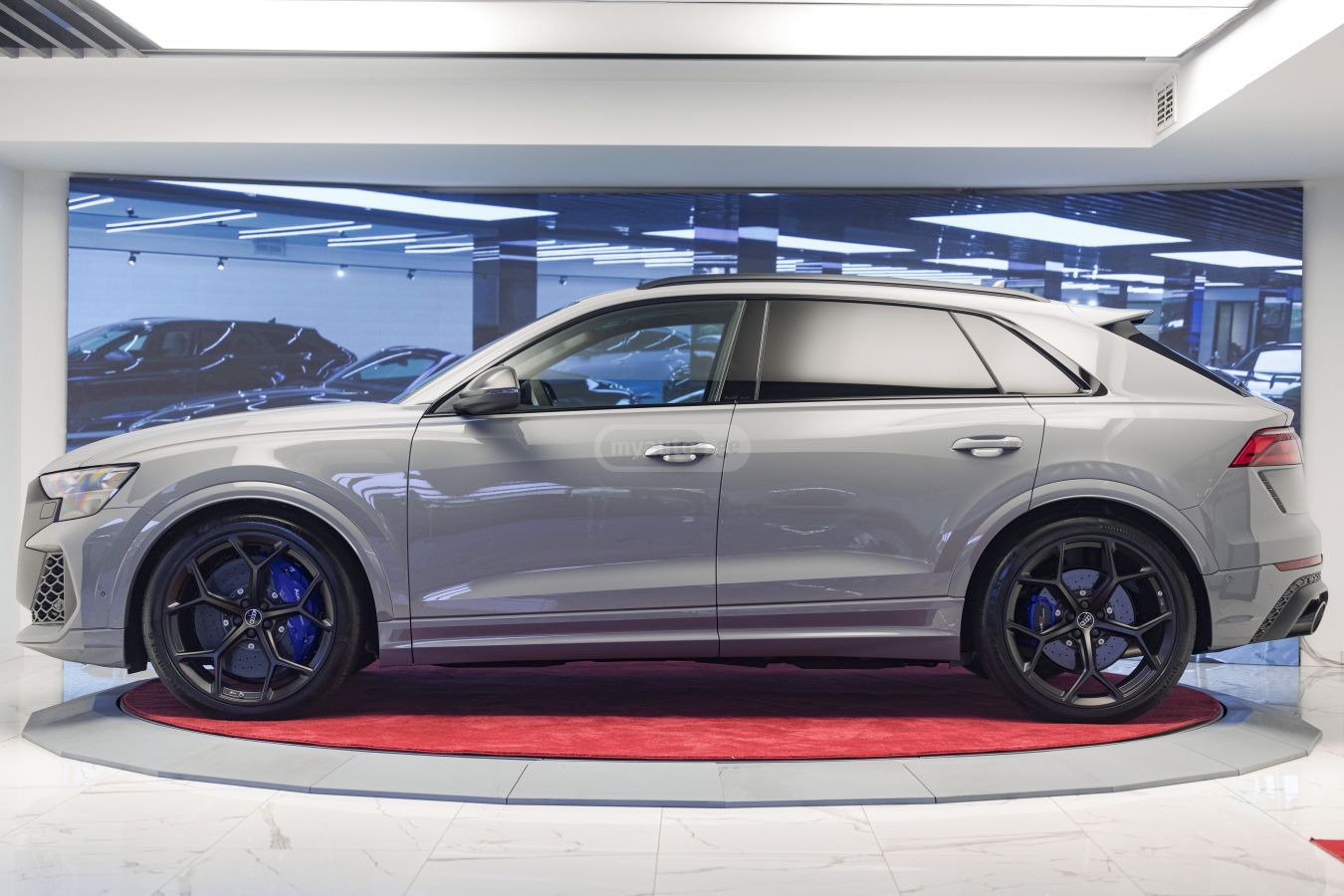 Audi RS Q8 2025 — photo 2