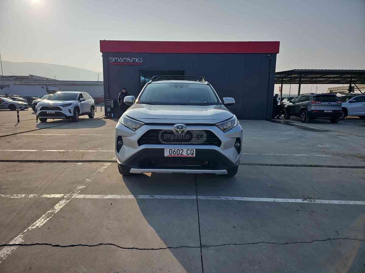 Toyota RAV4 2019 — photo 2