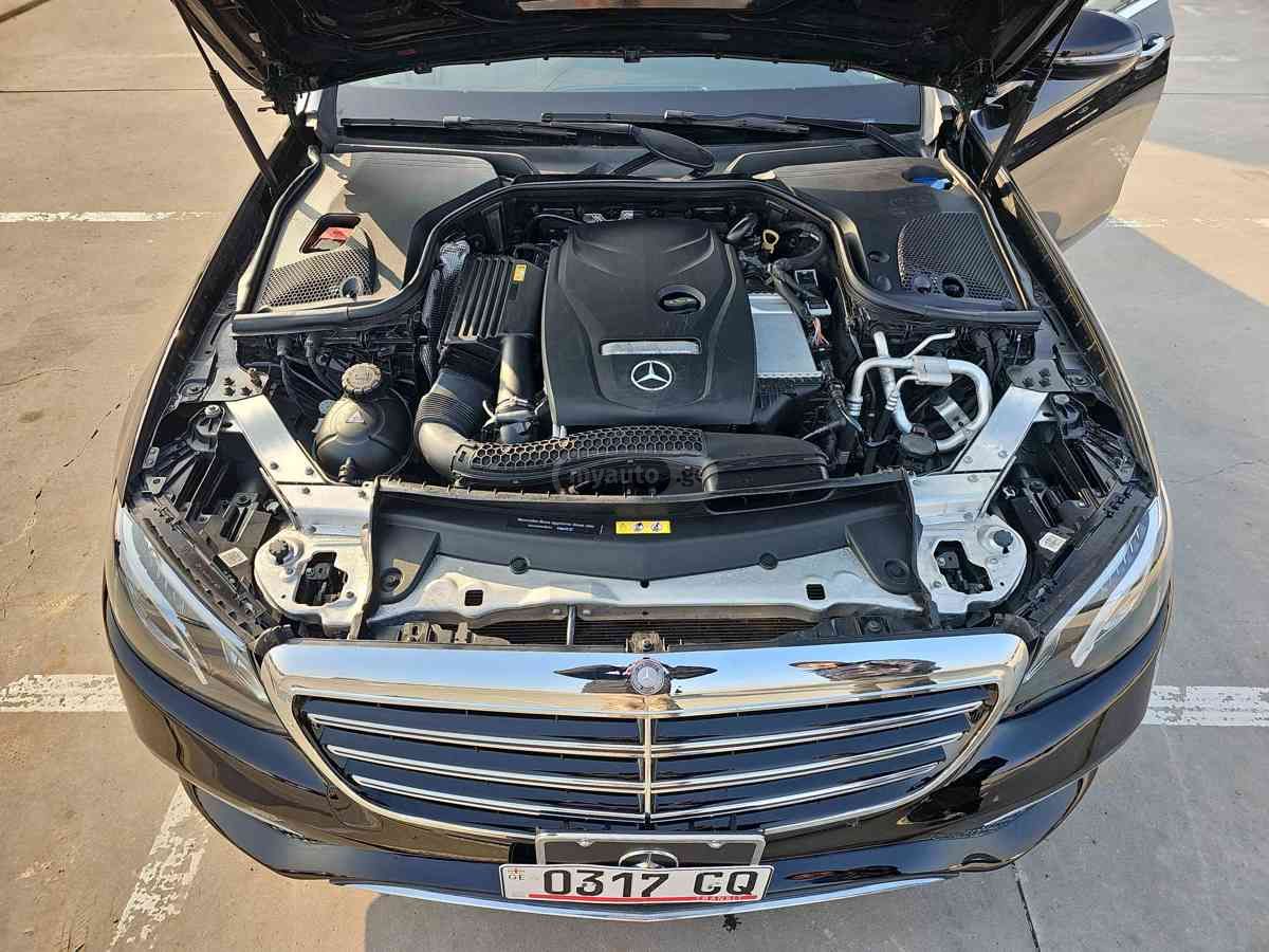Mercedes-Benz E 300 2017 — photo 2