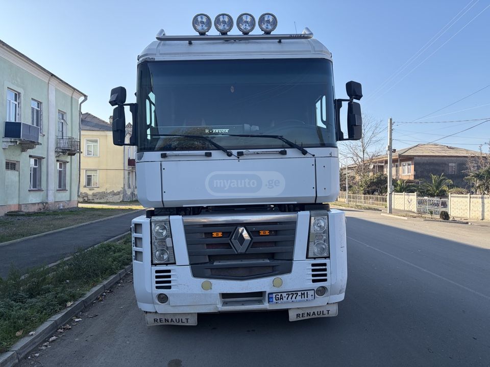 Renault Magnum