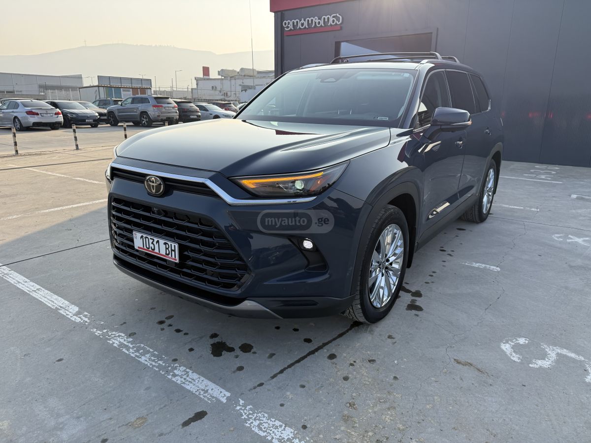 Toyota Grand Highlander 2023 — photo 2