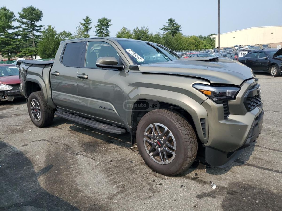 Toyota Tacoma 2024 — photo 2