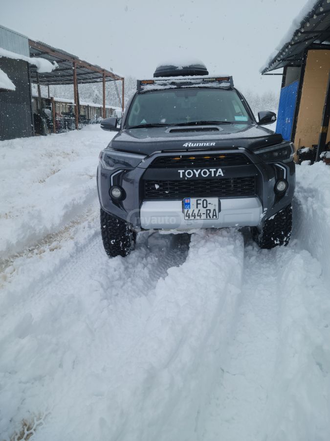 Toyota 4Runner 2018 — photo 2