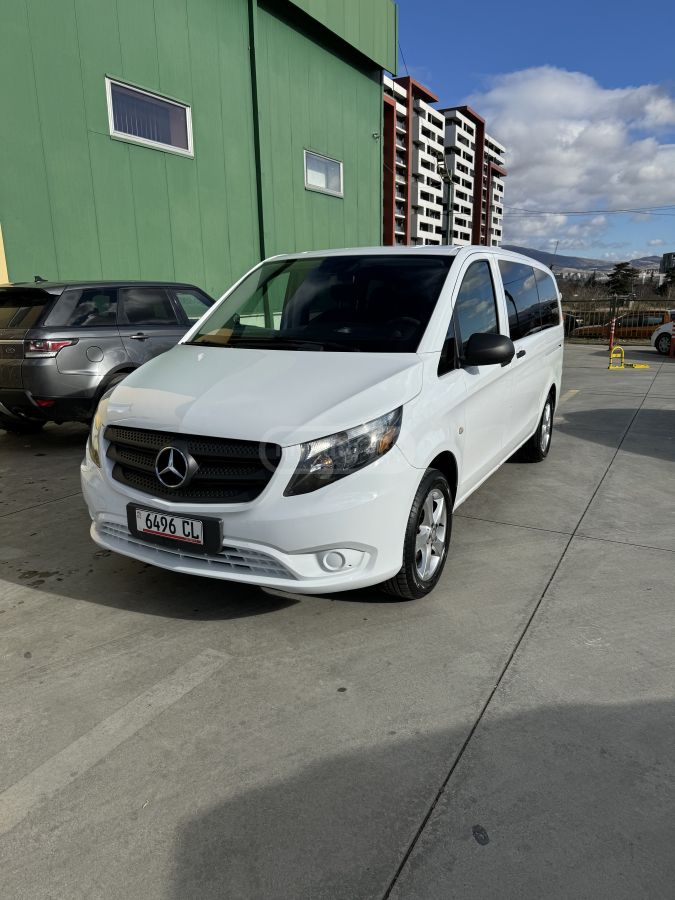 Mercedes-Benz Metris Passenger Van