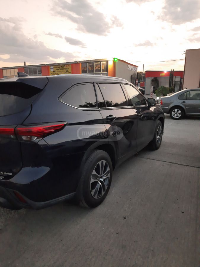 Toyota Highlander 2022 — photo 2