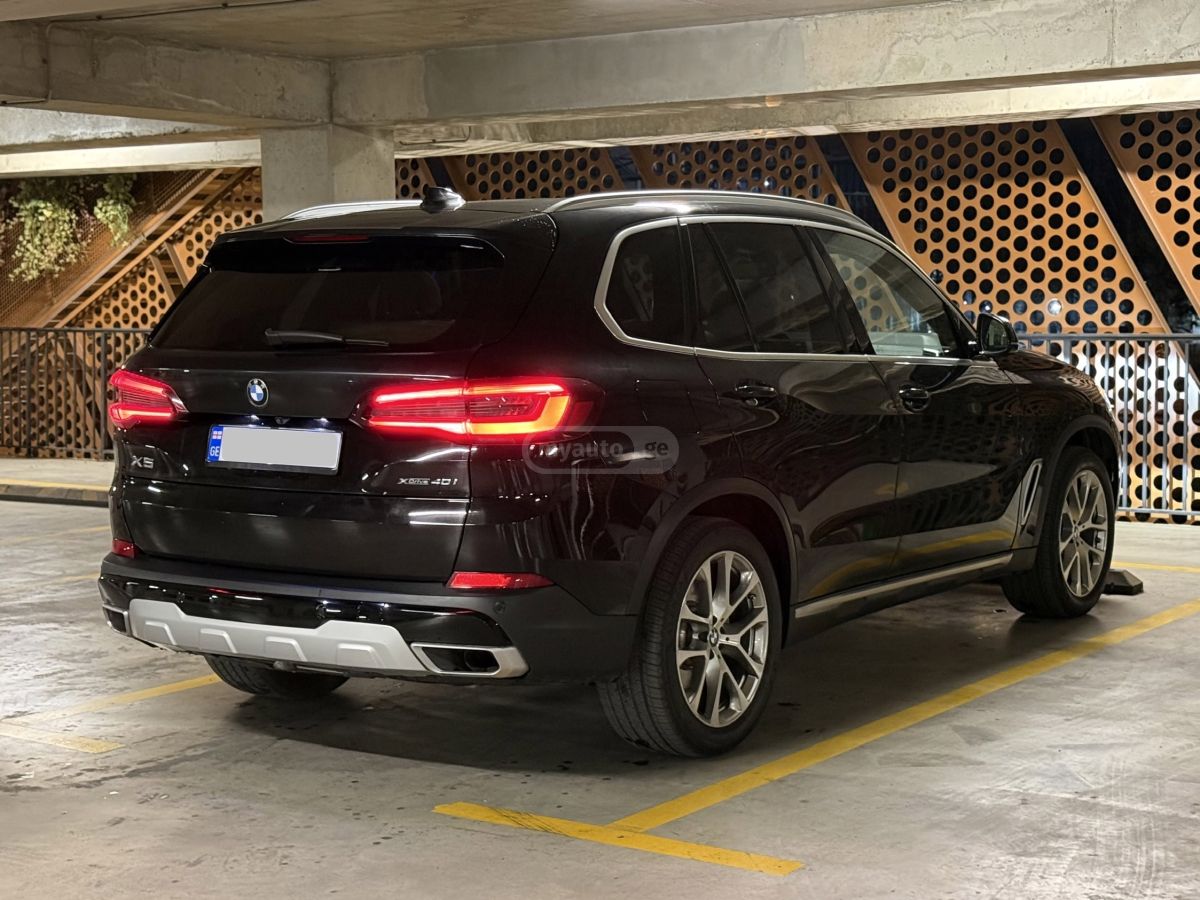 BMW X5 2022 — photo 2