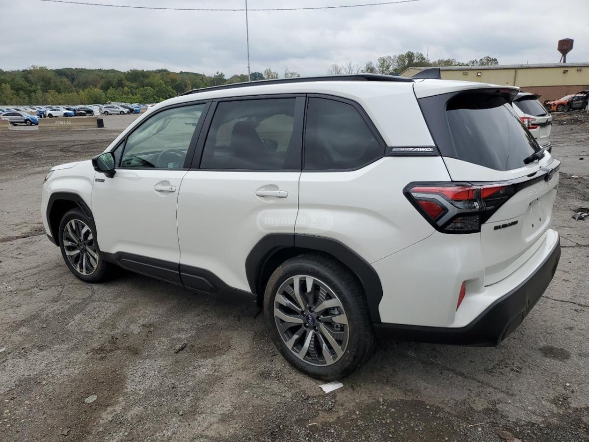 Subaru Forester 2025 — photo 2