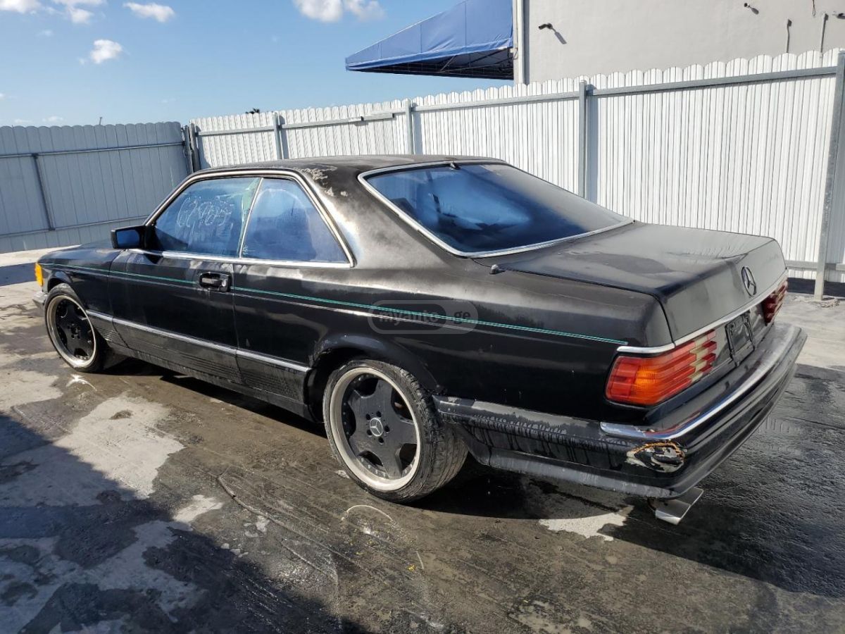 Mercedes-Benz 380 1982 — photo 2